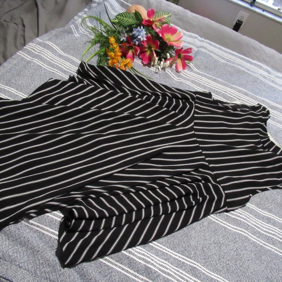 Ladies blouse size Large - Picture 2 of 7